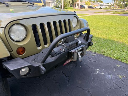 Used 2013 Jeep Wrangler Unlimited Sahara w/ Mopar Chrome Edition Group image 6