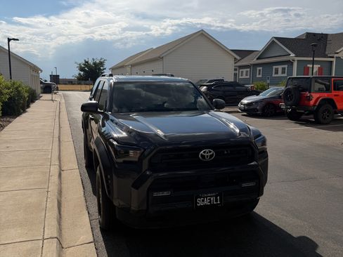 Used 2025 Toyota 4Runner SR5 AWD/4WD image 9