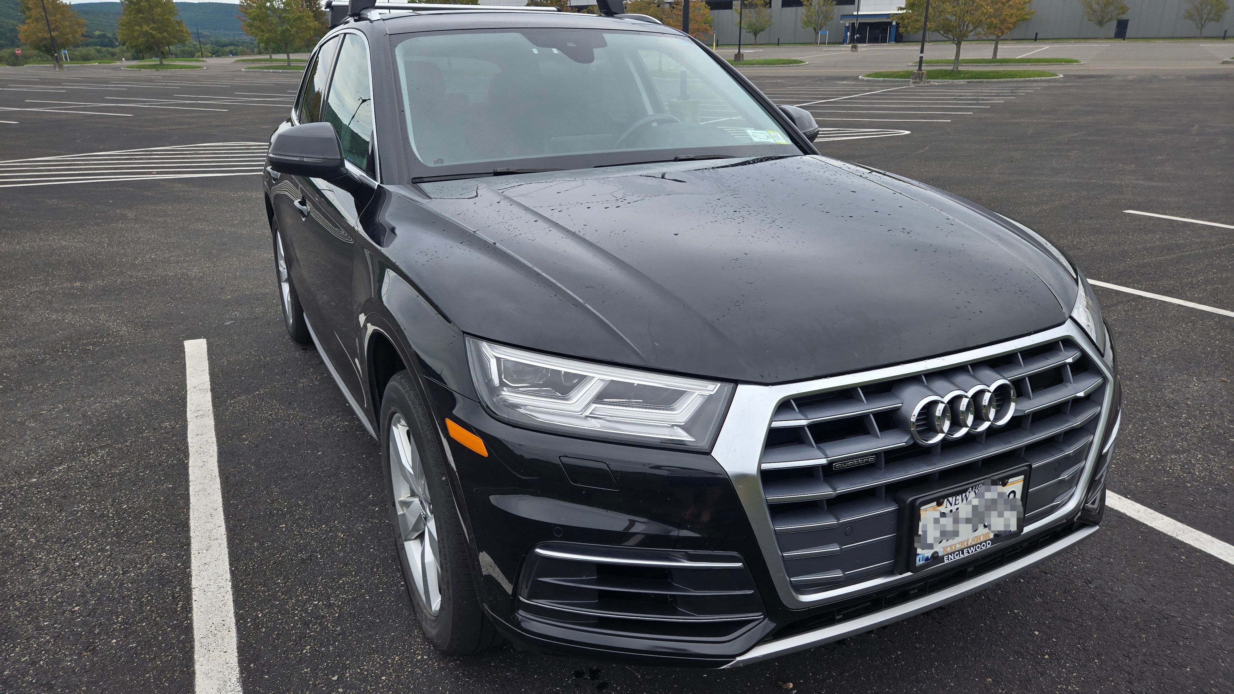 Used 2018 Audi Q5 2.0T Premium Plus w/ Premium Plus Package AWD/4WD image 2