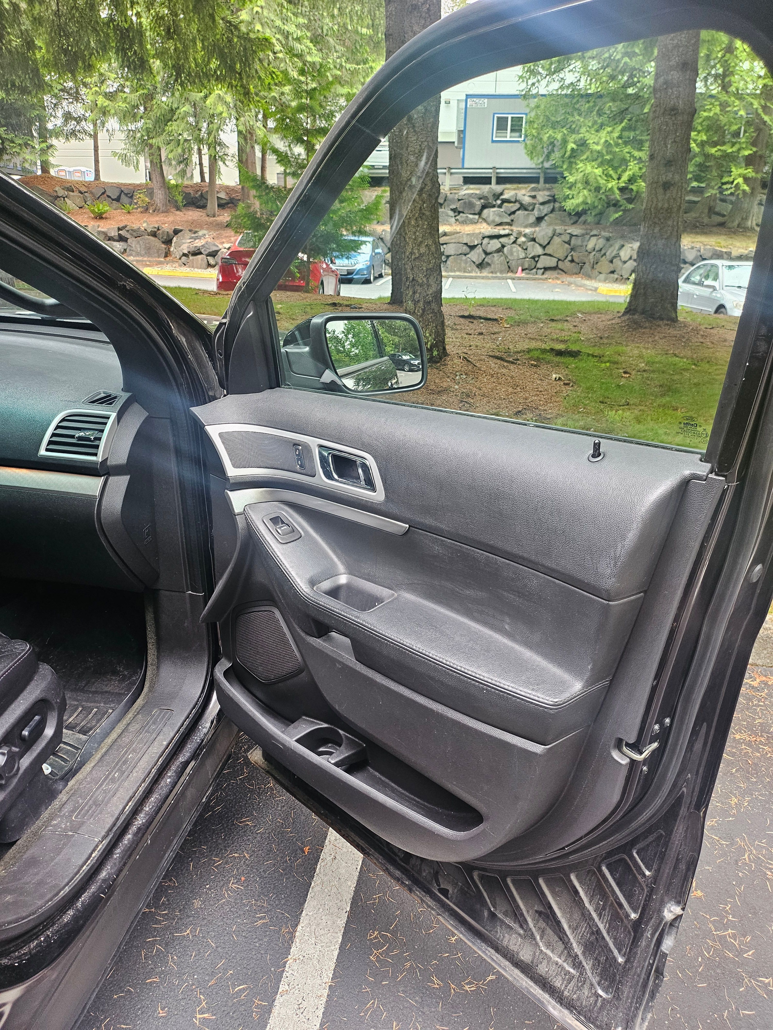 Used 2013 Ford Explorer XLT AWD/4WD image 11