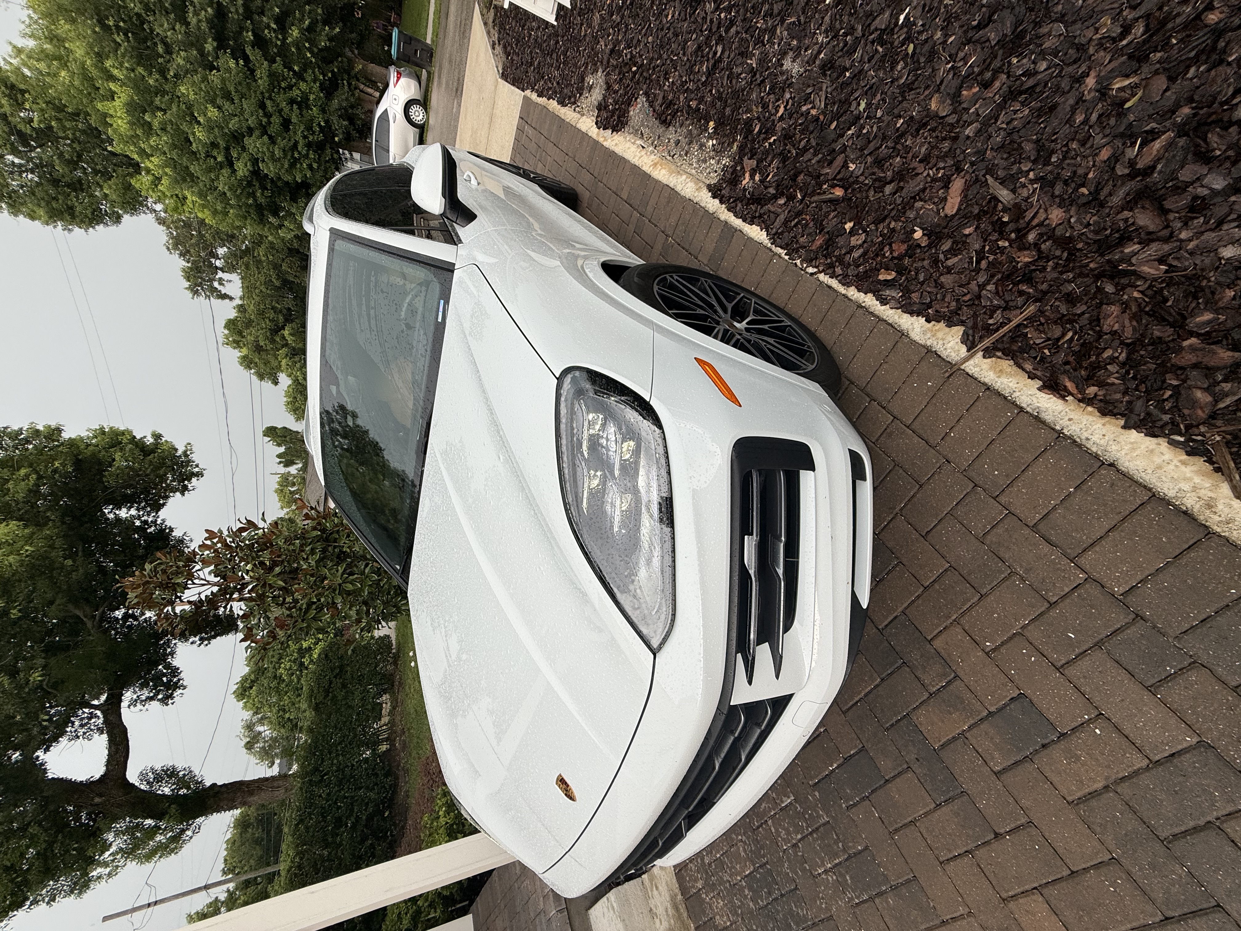 Used 2024 Porsche Cayenne AWD/4WD image 2