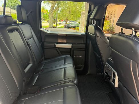 Used 2022 Ford F250 Lariat w/ Black Appearance Package AWD/4WD image 9
