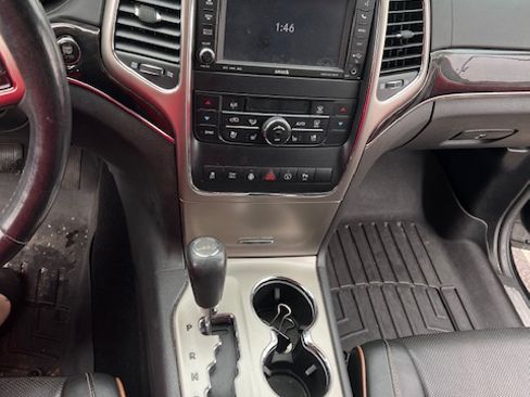 Used 2013 Jeep Grand Cherokee Overland Summit image 8