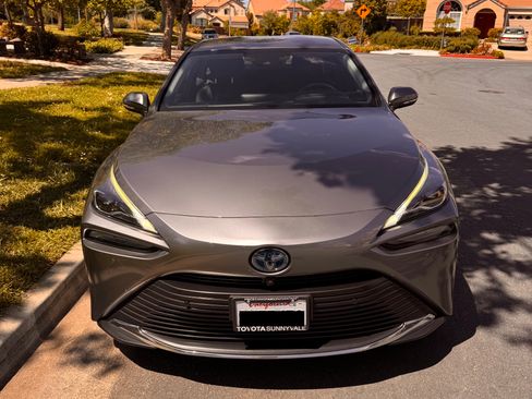 Used 2021 Toyota Mirai w/ Advanced Technology Package image 4