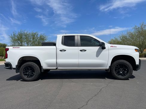 Used 2019 Chevrolet Silverado 1500 Custom Trail Boss w/ Custom Convenience Package AWD/4WD image 8