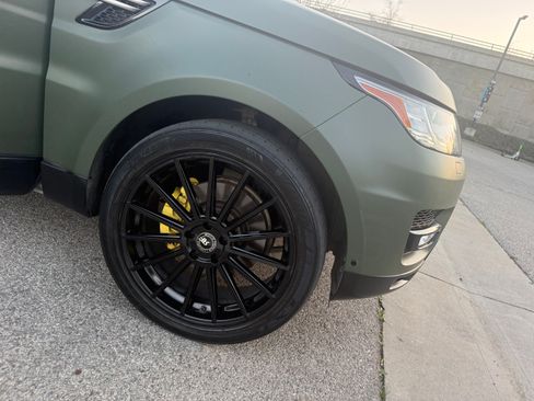 Used 2017 Land Rover Range Rover Sport SE image 8