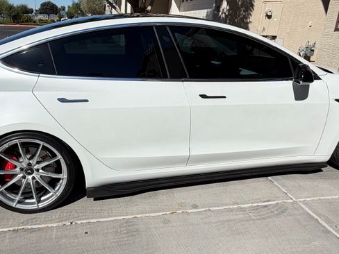 Used 2018 Tesla Model 3 Performance image 1