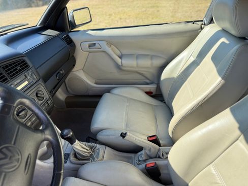 Used 1998 Volkswagen Cabrio GLS image 9