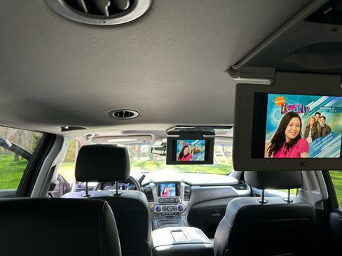 Used 2016 Chevrolet Suburban LTZ image 10