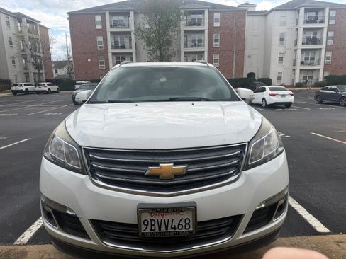 Used 2016 Chevrolet Traverse LT w/ Style and Technology Package image 5