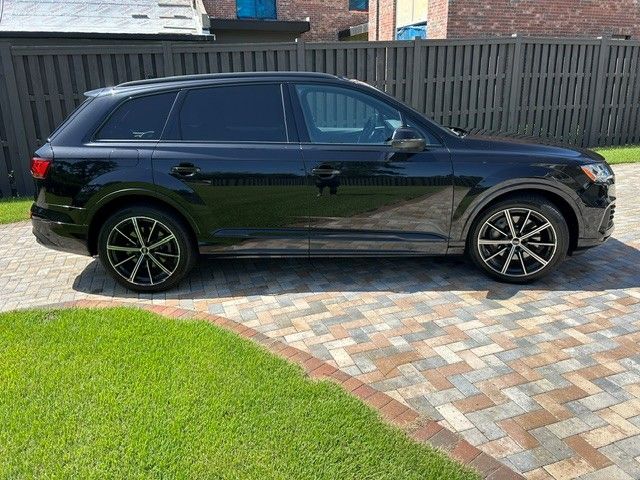 Used 2021 Audi Q7 3.0T Premium Plus w/ Premium Plus Package AWD/4WD image 5