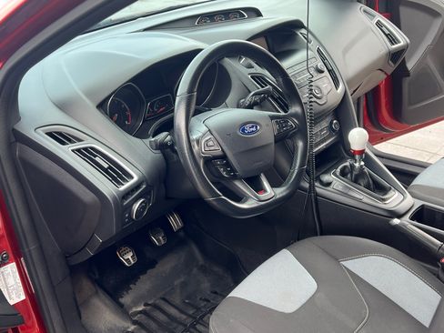 Used 2018 Ford Focus ST image 11