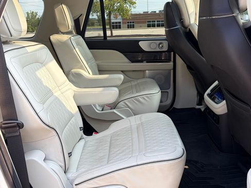 Used 2022 Lincoln Navigator L Black Label AWD/4WD image 23