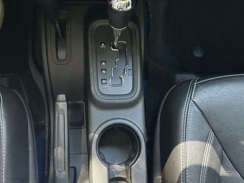 Used 2014 Jeep Wrangler Unlimited Sahara w/ Connectivity Group image 29