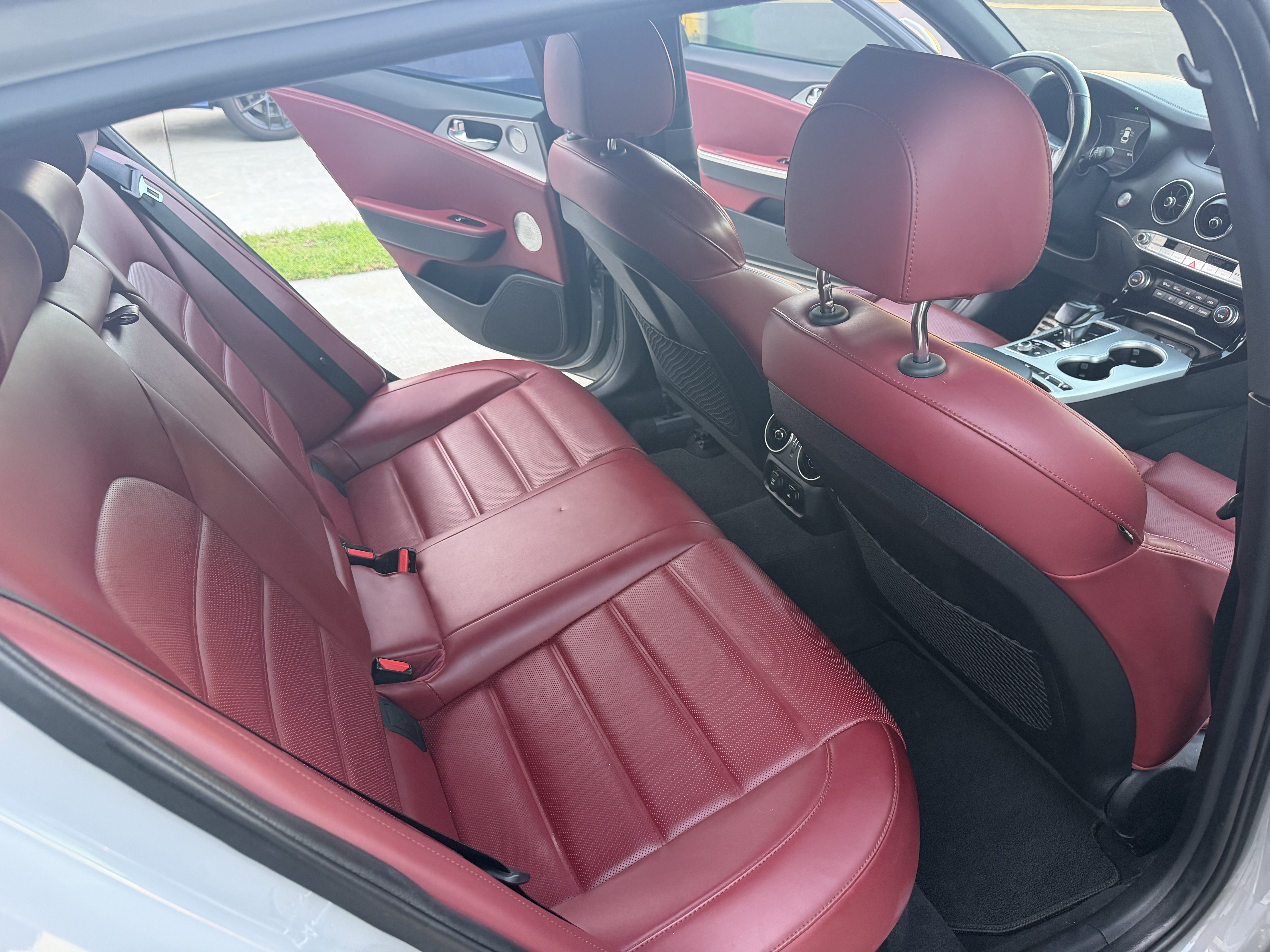 Used 2018 Kia Stinger GT2 AWD/4WD image 10