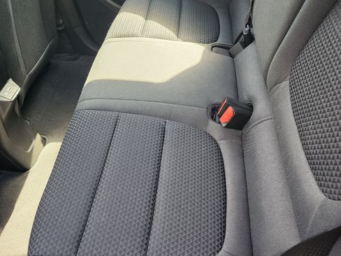 Used 2023 Chevrolet Bolt EUV LT FWD image 7