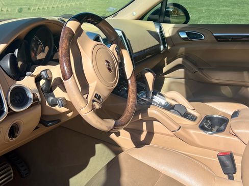 Used 2012 Porsche Cayenne S image 12