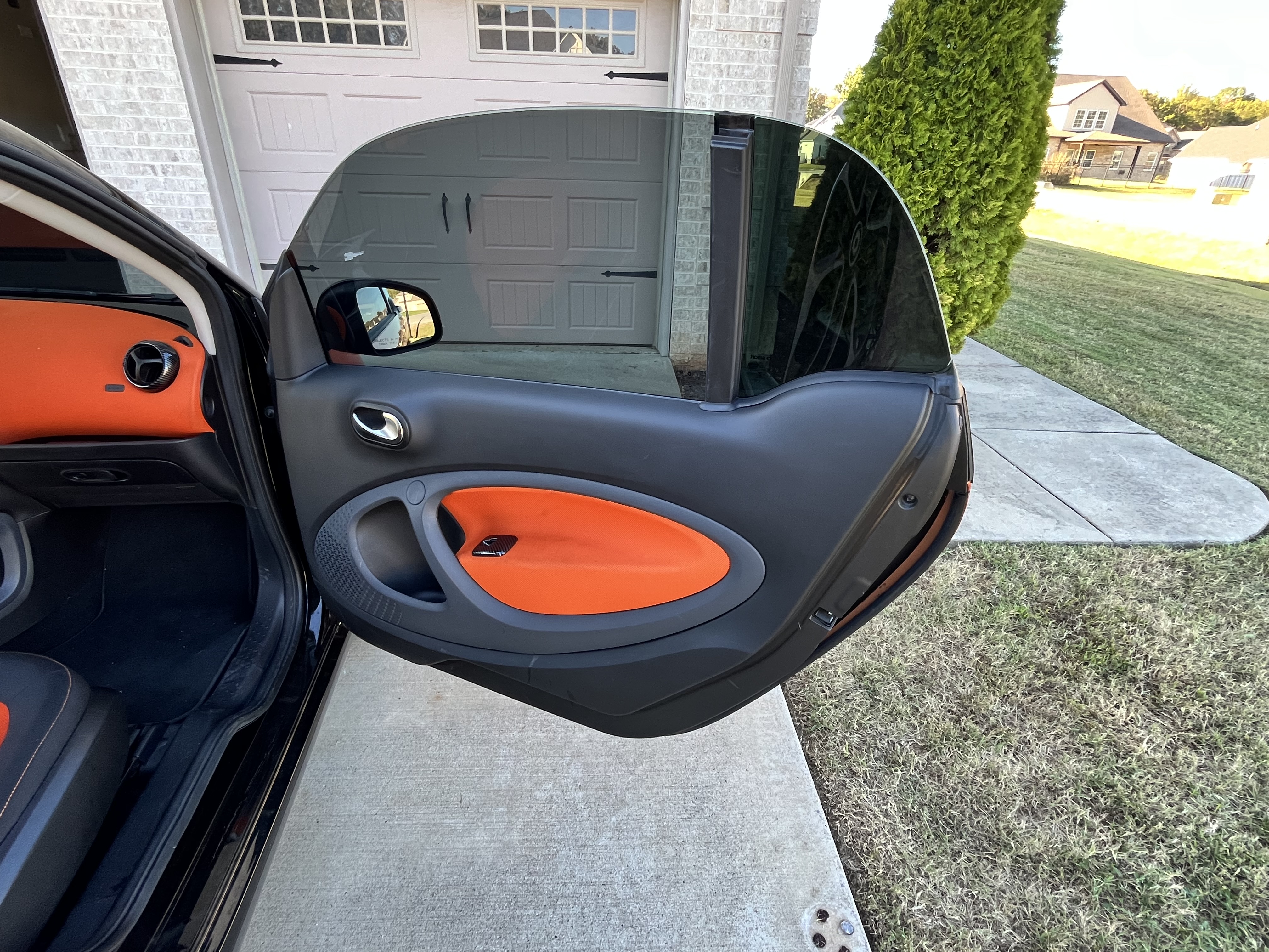 Used 2016 smart fortwo passion RWD image 8