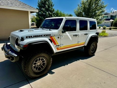 Used 2022 Jeep Wrangler Unlimited Rubicon w/ Xtreme Recon 35" Tire Package image 6