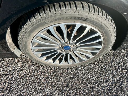 Used 2017 Ford Fusion SE image 8