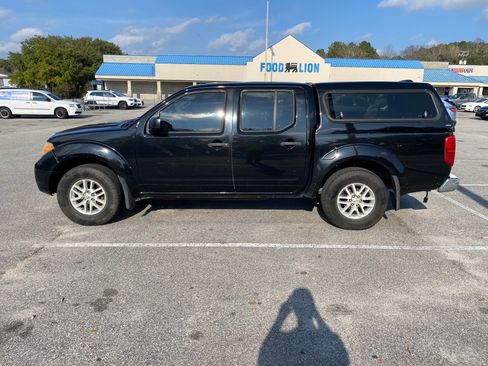 Used 2016 Nissan Frontier SV image 8