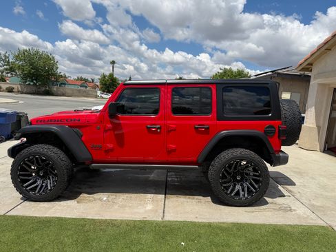 Used 2021 Jeep Wrangler Unlimited Rubicon w/ Safety Group AWD/4WD image 6
