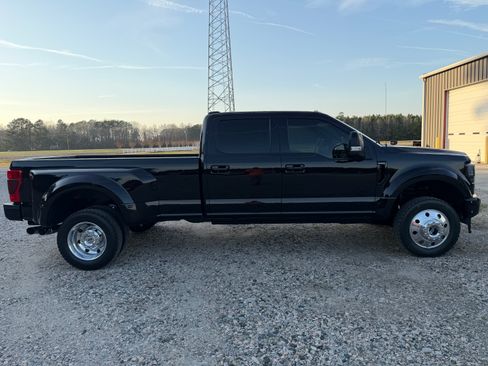 Used 2020 Ford F450 Platinum w/ FX4 Off-Road Package image 2