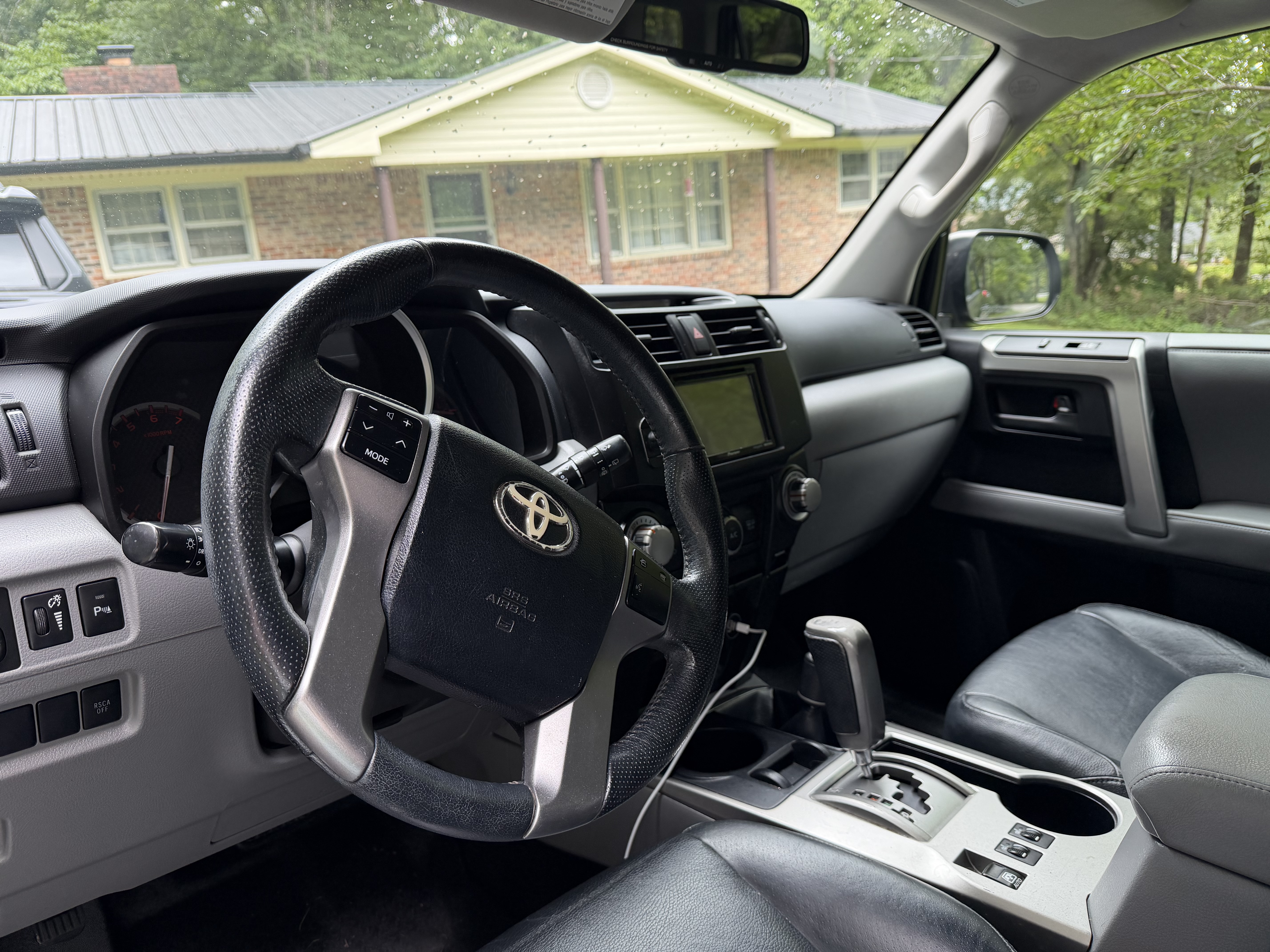 Used 2010 Toyota 4Runner SR5 AWD/4WD image 11