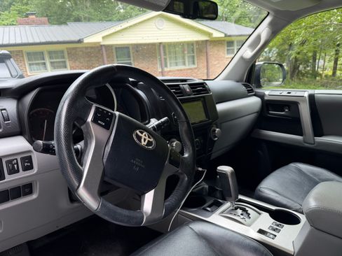 Used 2010 Toyota 4Runner SR5 AWD/4WD image 11