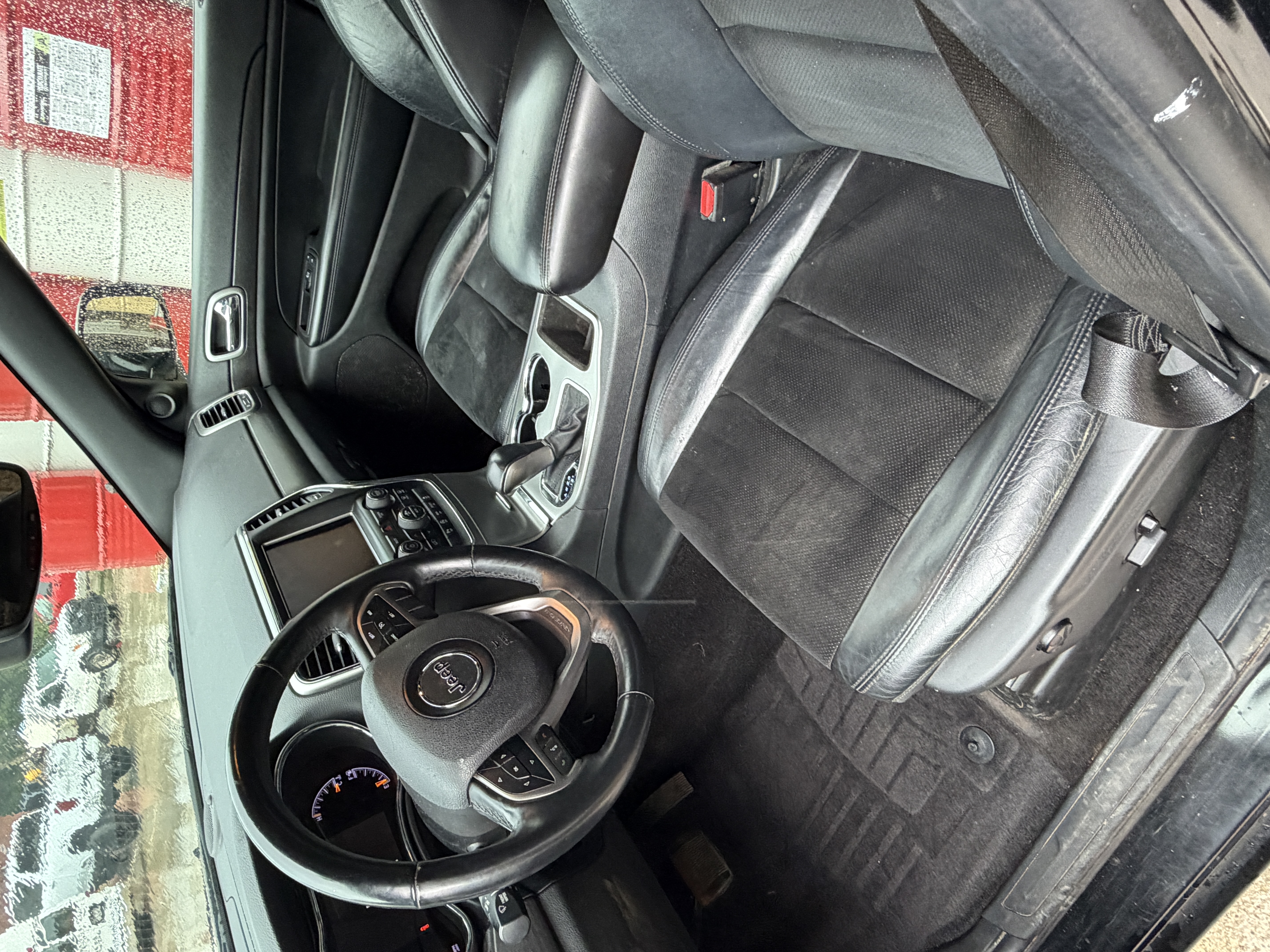 Used 2018 Jeep Grand Cherokee Altitude RWD image 8