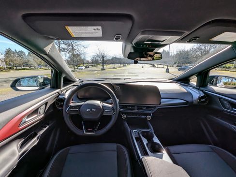 Used 2025 Chevrolet Equinox EV RS image 20