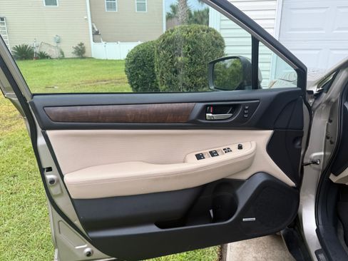 Used 2015 Subaru Outback 2.5i Limited AWD/4WD image 10