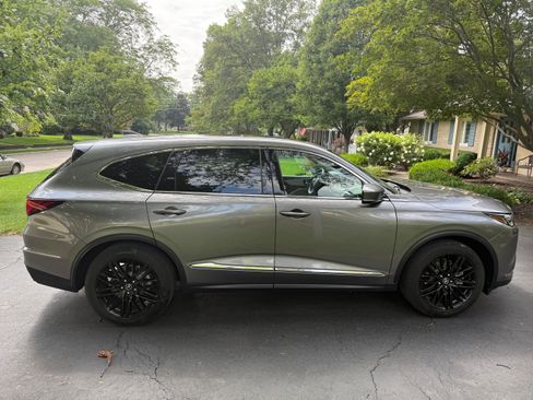 Used 2023 Acura MDX SH-AWD w/ Technology Package image 1