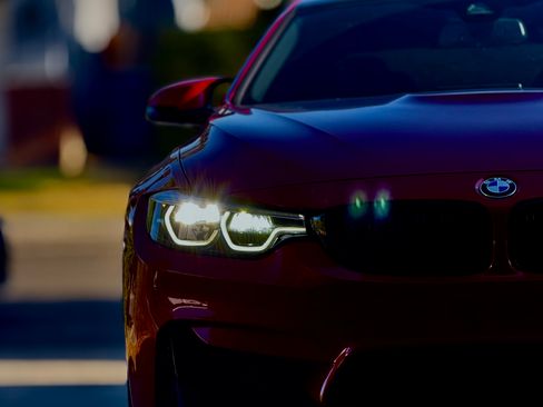 Used 2018 BMW M4 Coupe w/ Competition Package image 1