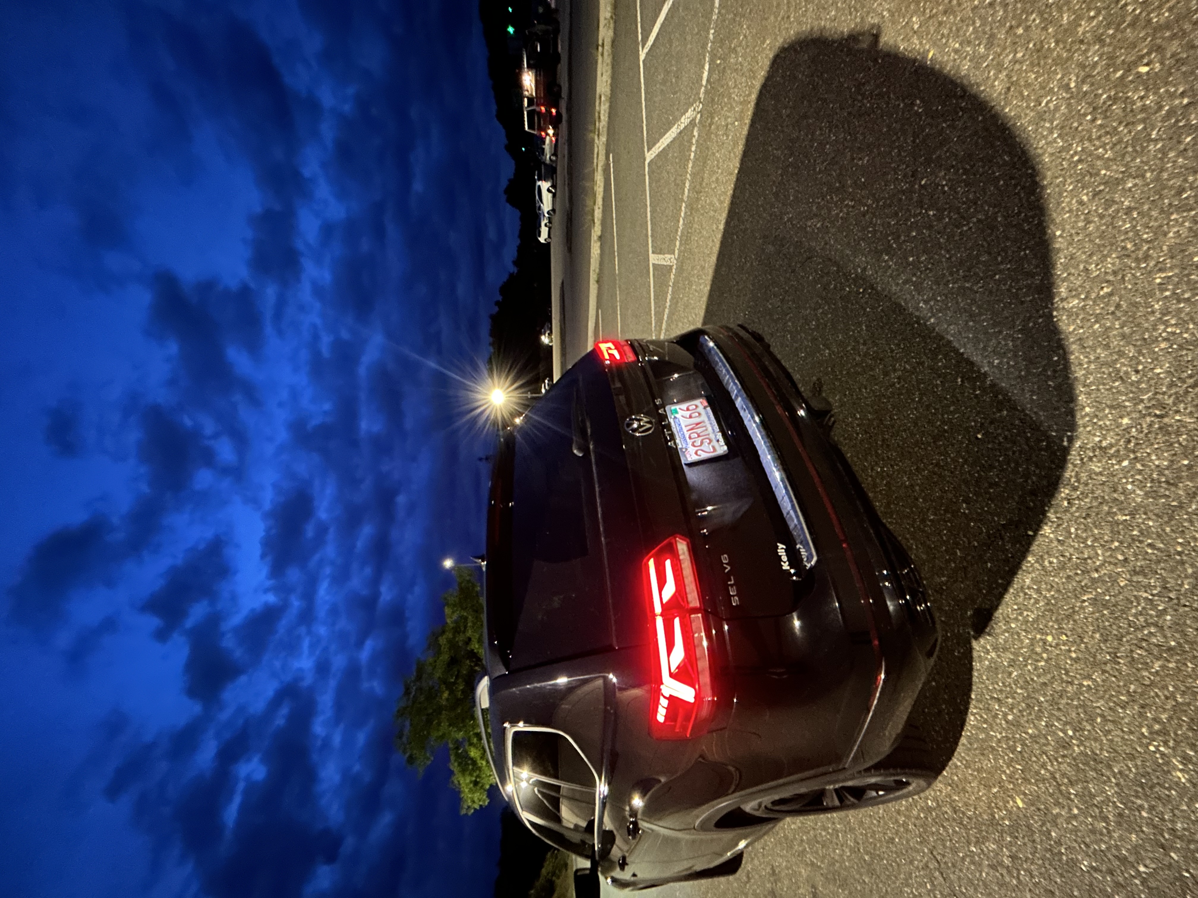 Used 2023 Volkswagen Atlas SEL R-Line AWD/4WD image 23