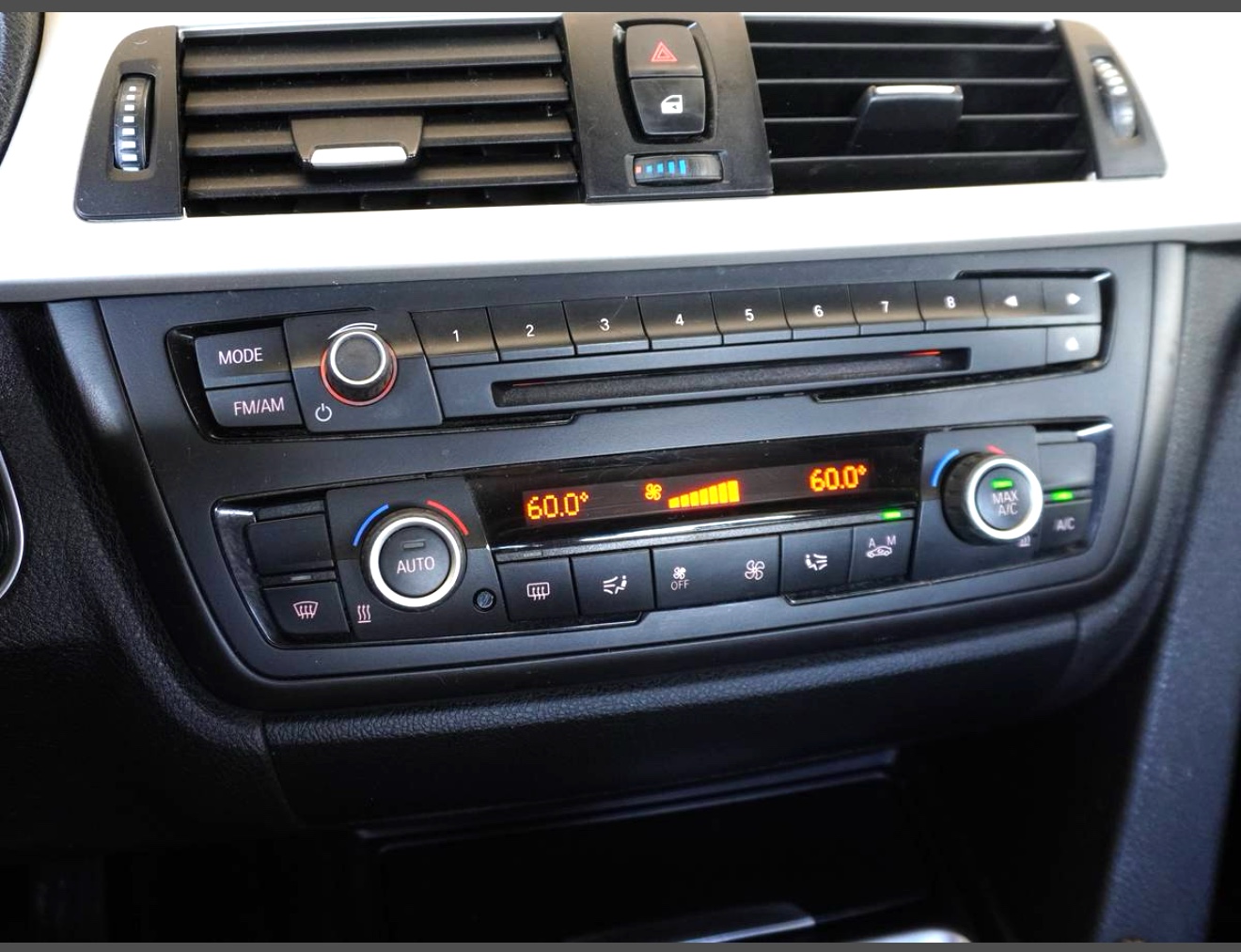 Used 2015 BMW 320i Sedan RWD image 12