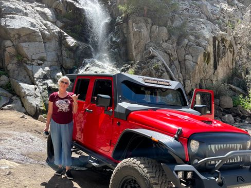 Used 2017 Jeep Wrangler Unlimited Rubicon w/ Connectivity Group image 1