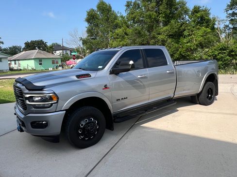 Used 2020 RAM 3500 Laramie AWD/4WD image 1