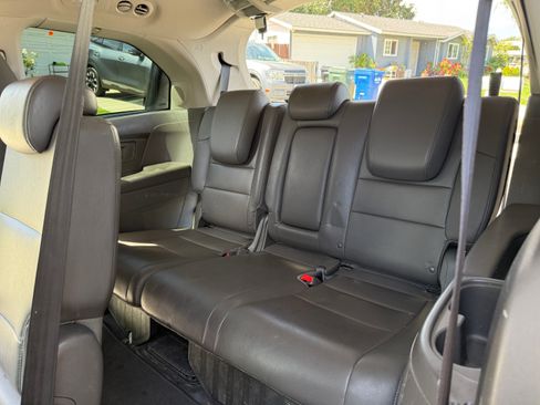 Used 2015 Honda Odyssey Touring Elite image 16