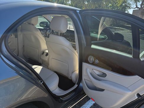 Used 2019 Mercedes-Benz E 300 image 21