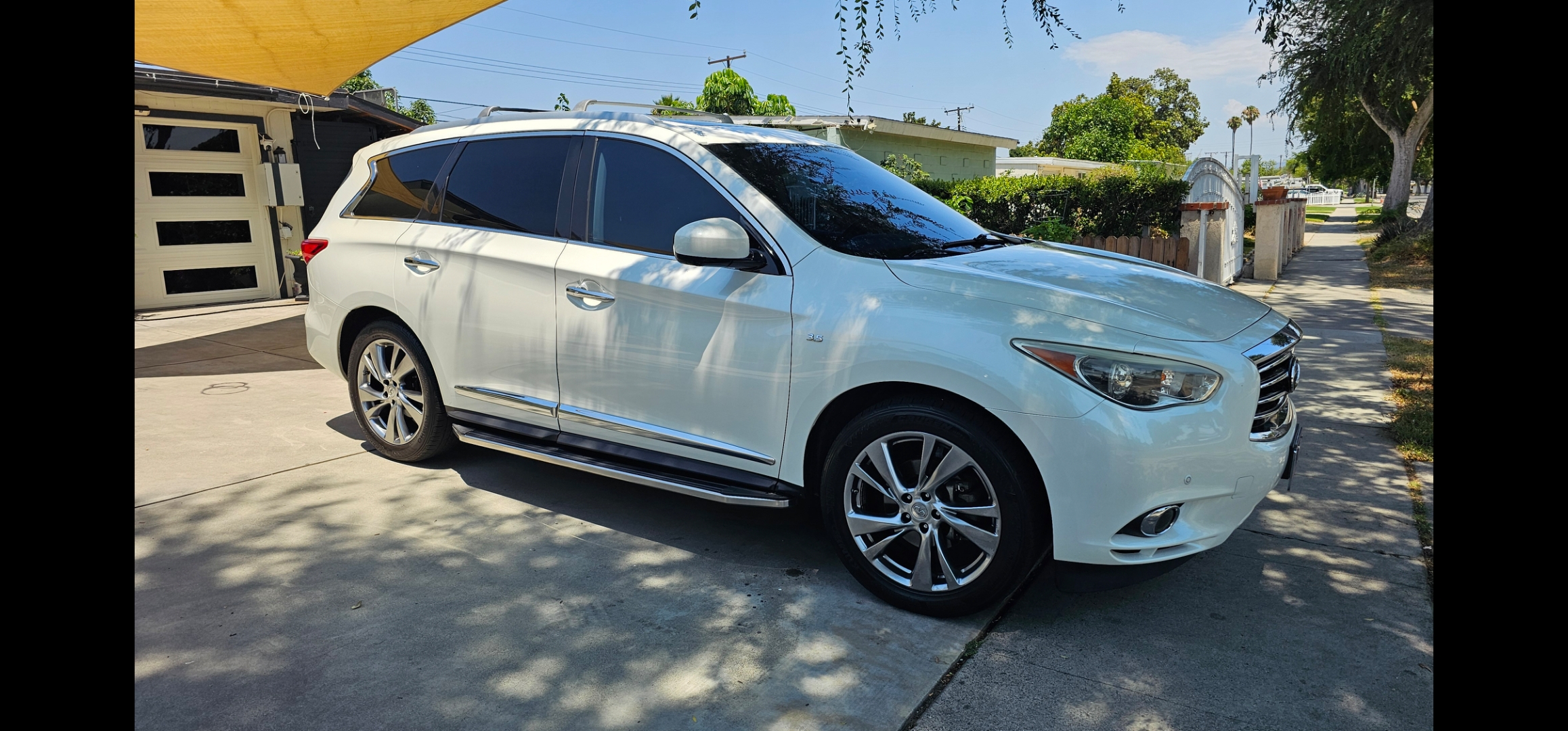 Used 2015 INFINITI QX60 FWD w/ Deluxe Touring Package image 4