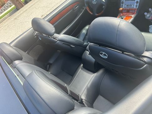 Used 2004 Lexus SC 430 Convertible image 16