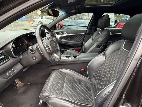 Used 2019 Genesis G70 2.0T Advanced w/ Sport Package image 17