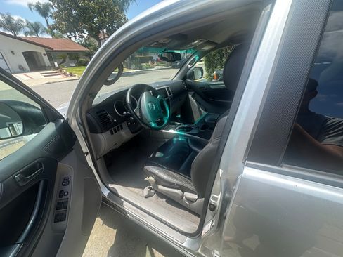 Used 2006 Toyota 4Runner Sport RWD image 6