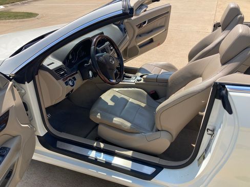 Used 2011 Mercedes-Benz E 550 Cabriolet image 13