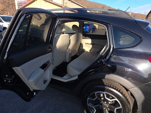 Used 2015 Subaru Crosstrek 2.0i Premium image 9
