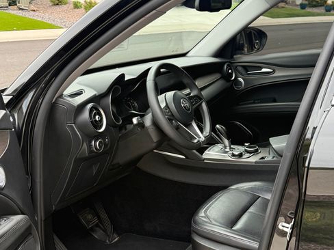 Used 2018 Alfa Romeo Stelvio Ti AWD/4WD image 6