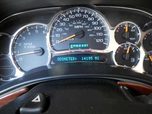 Used 2004 Chevrolet Silverado 1500 LT w/ Light Duty Power Package image 13