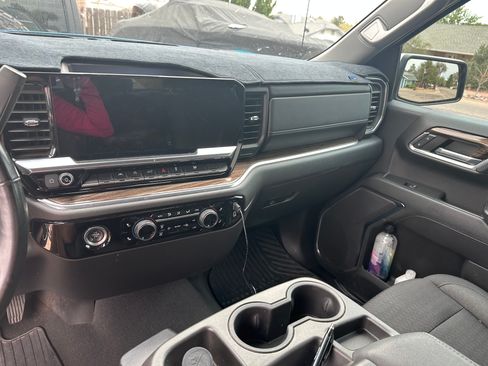 Used 2023 Chevrolet Silverado 1500 LT AWD/4WD image 13