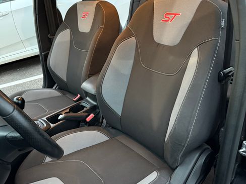 Used 2017 Ford Focus ST image 10